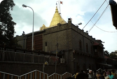 Mumbai to Shirdi cab service one-way and round-trip